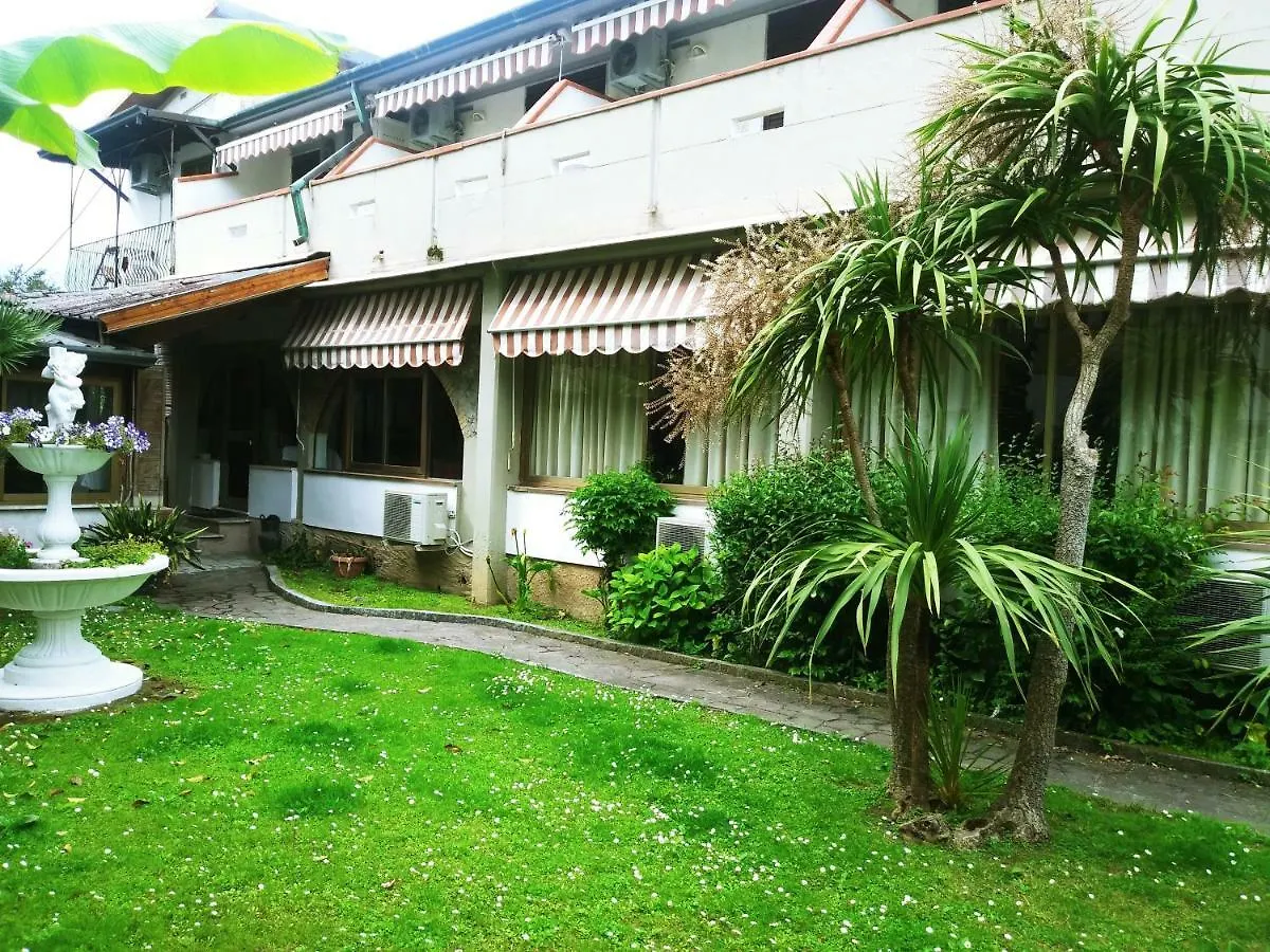 Hotel Villa Claudio Marina di Massa