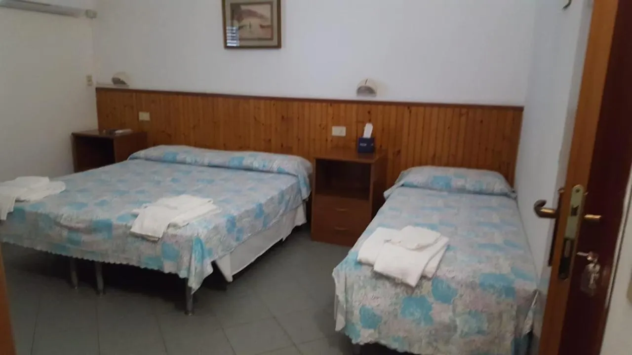 Hotel Villa Claudio Marina di Massa 2*,  Italy